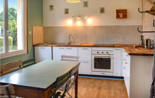 Nice Home In Plouzec With 2 Bedrooms