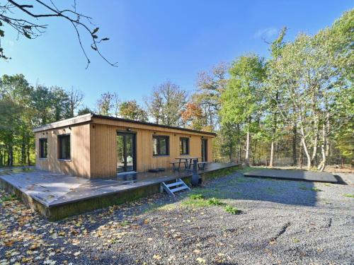 Chalet ideally located on the edge of a large forest 10 km from Durbuy