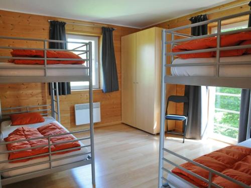 Двох'ярусне ліжко або двоярусні ліжка в номері Durbuy, close to this holiday home in Enneille