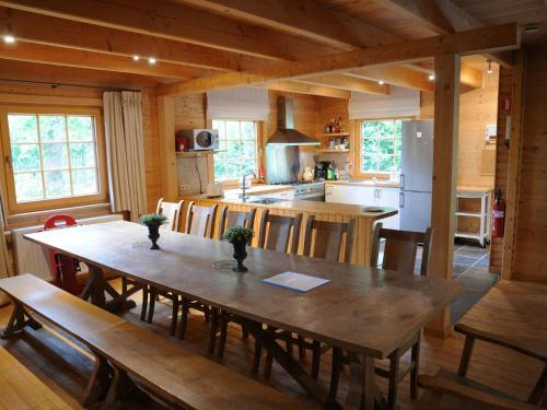 Spacious chalet located at Bomal – Photos 3