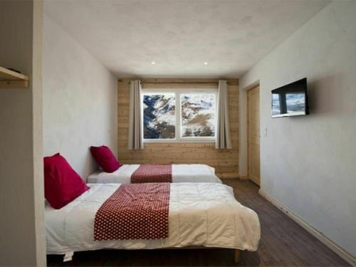 Chalet in Les Menuires by Les Trois Vallées