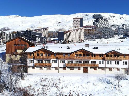 Chalet in Les Menuires by Les Trois Vallées