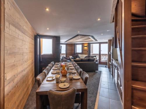 Cozy Chalet-Style Flat