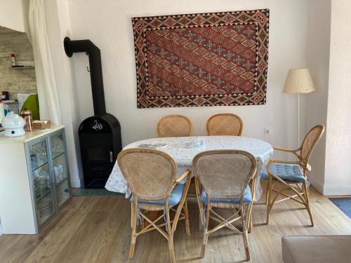Η κουζίνα ή μικρή κουζίνα στο Apartma Kresnička