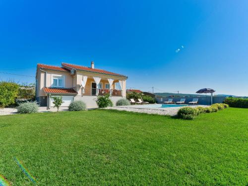 Villa in Debeljak with Private Pool