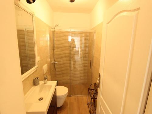 Bilik mandi di Villa in Pridraga with Private Pool
