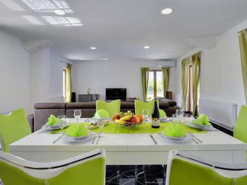 Modern Villa with Pool and Parasol in Pazin