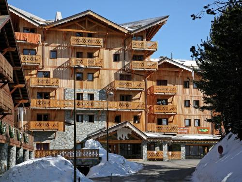 Photo de la galerie de l'établissement Chalet in Les Arcs 2000 with Pool & Sauna, à Arc 2000