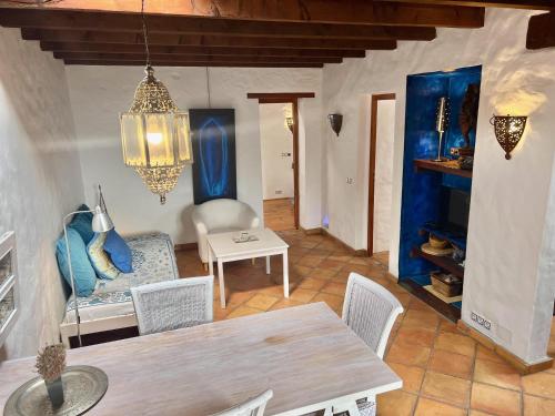 Ruang duduk di Finca PrivateGardens DoubleBed FreeP Tv Wifi