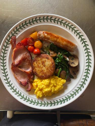 Mad på pensionatet eller i nærheden