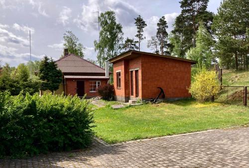 Taman di luar Irbītes