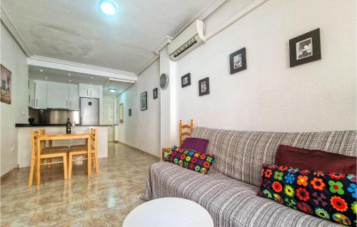 Awesome Apartment In Torrevieja With Wifi photo 4