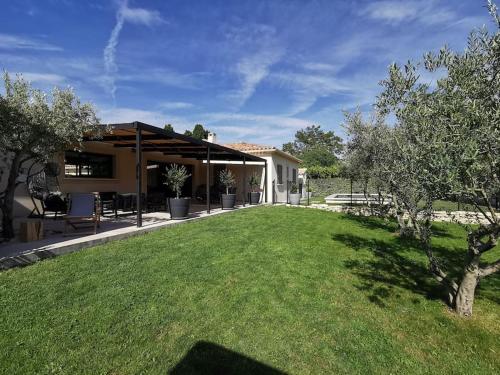 Photo de la galerie de l'établissement Villa familiale dans les Alpilles, à Mollégès