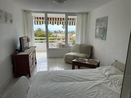 Borinquen only 280 meters to the beach, balcony with sea view, heated pool, Wifi