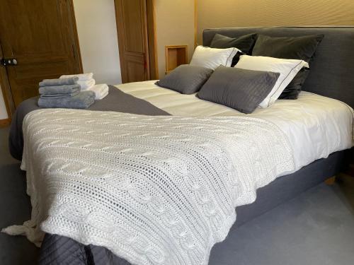 Ένα ή περισσότερα κρεβάτια σε δωμάτιο στο Maison Longue de La Cassine