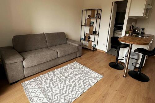 L'escale, Studio proche Gare Melun avec parking privé