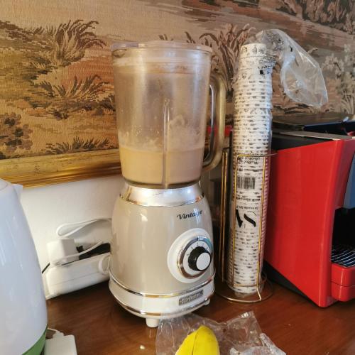 Příslušenství pro přípravu čaje a kávy v ubytování Albisola bed and breakfast