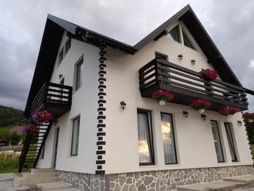 Imagen de la galería de CASA LENA -VATRA DORNEI, en Vatra Dornei