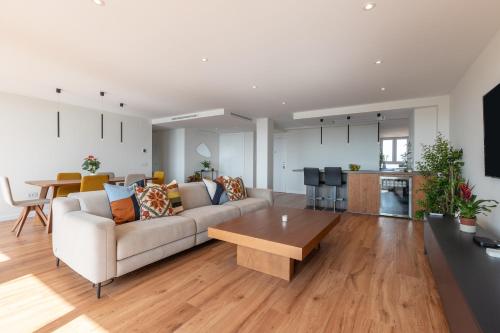 Luxury beach/port apartment