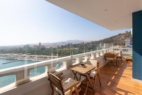 Luxury beach/port apartment