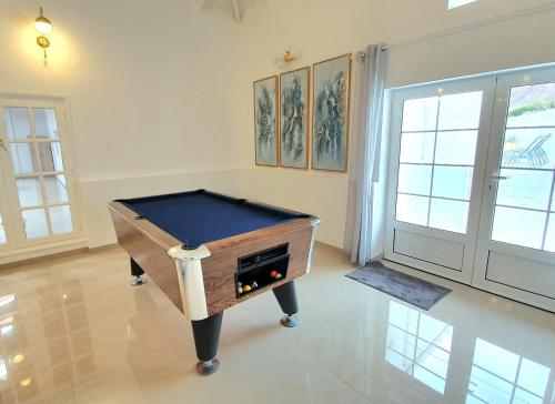 Stunning sea view villa with 6 bedrooms & heated pool - Villa Renaissance