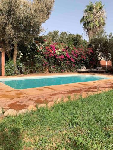 Bazén v ubytování Villa sherazade Agadir, petit déjeuné offert nebo v jeho okolí