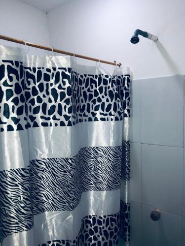 Un baño de Hostal Mía Apá