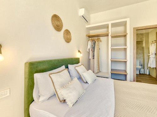 Una cama o camas en una habitación de Villa in Zakynthos with Private Pool & Beaches