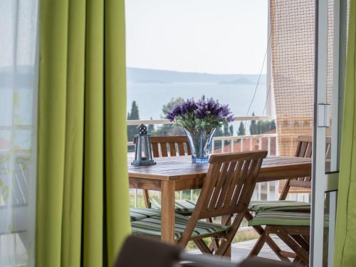 Apartment in Seget Donji with terrace