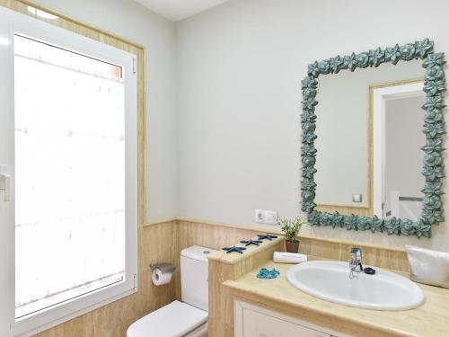 Koupelna v ubytování Chalet in Playa del Inglés near Maspalomas Dunes