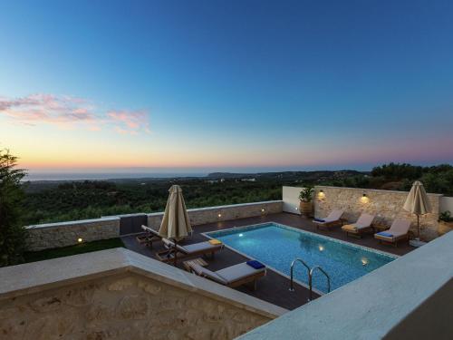 Πισίνα στο ή κοντά στο Villa in Arkadi with Private Pool & Sea Nearby