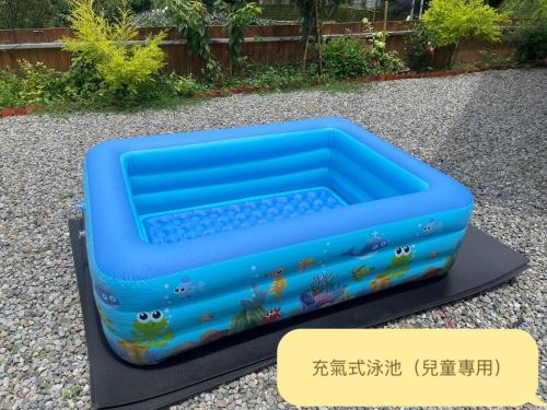 a large fish tank aquarium plastic box aquarium fish tank aquarium plastic box aquarium fish tank at 沐星園villa in Tung-k'eng-ts'un