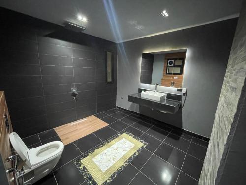 Rove Residence New Cairoにあるバスルーム