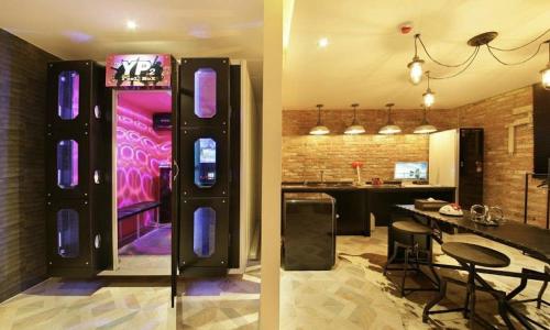 Televisyen dan/atau pusat hiburan di Hotel Nol