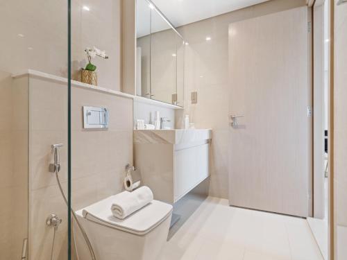 Koupelna v ubytování Pleasing 1BR in Burj Royale - Downtown Dubai