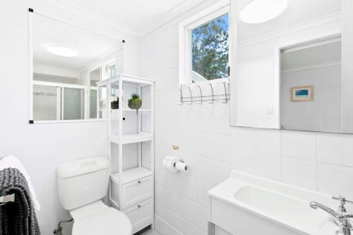 A bathroom at Casa Del Mare - 3 Bedroom Home