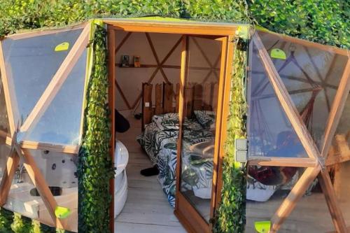 Vườn quanh Domaine de la Tuilière - le dôme insolite avec balneo privative