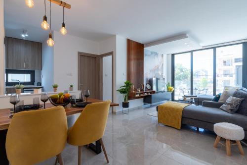 Flair - 1-Bedroom Apartment & Balcony in Larnaca