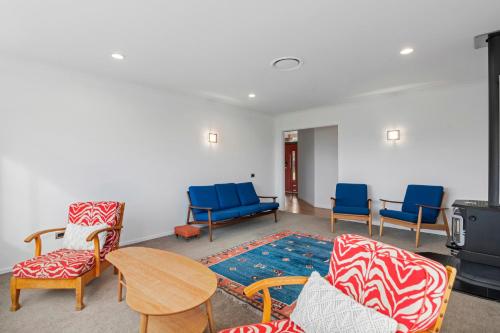 Un lugar para sentarse en One Two Eight - Richmond Holiday Home