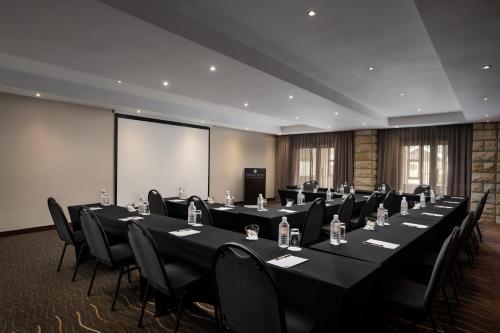 Kawasan bisnes dan/atau bilik persidangan di Protea Hotel by Marriott Clarens
