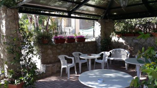 Gallery image of Le Roccette Mare Beach Hotel & Restaurant in Tropea