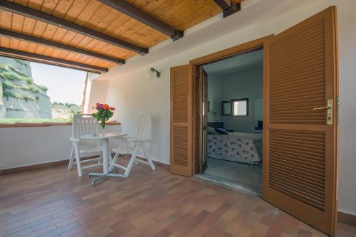 Gallery image of Le Roccette Mare Beach Hotel & Restaurant in Tropea