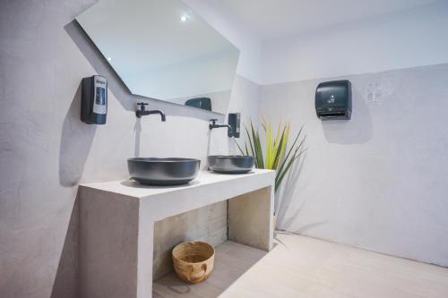 Kuchyň nebo kuchyňský kout v ubytování Hotel Korfos - Ξενοδοχείο Κόρφος Renovated