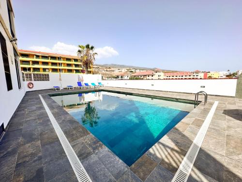 Black Sand Holiday Home