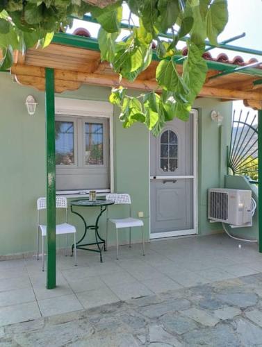 Gallery image of Lovely Guesthouse On The Beach in Ayia anna