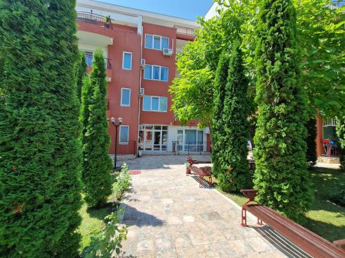 Фотография из галереи Słoneczny Brzeg Green Fort Noks Studio в городе Солнечный Берег