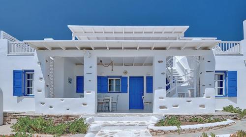 Gallery image of Blue Dolphin Antiparos Villas and Suites in Agios Georgios