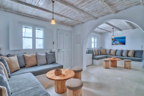 Gallery image of Blue Dolphin Antiparos Villas and Suites in Agios Georgios