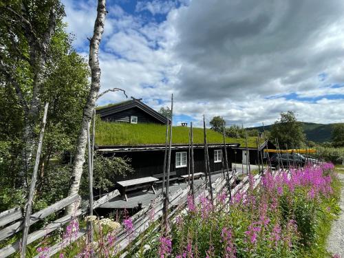 Byggnaden som semesterhuset ligger i