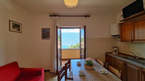 Fotografie z fotogalerie ubytování Casa Bellicini appartamento Balcony Lake View Park v destinaci Tremosine Sul Garda